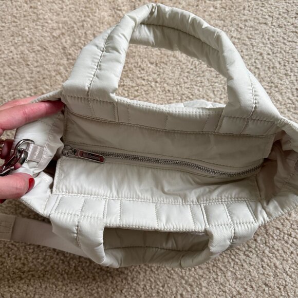 Lululemon Quilted Grid Tote Bag - Picture 8 of 13